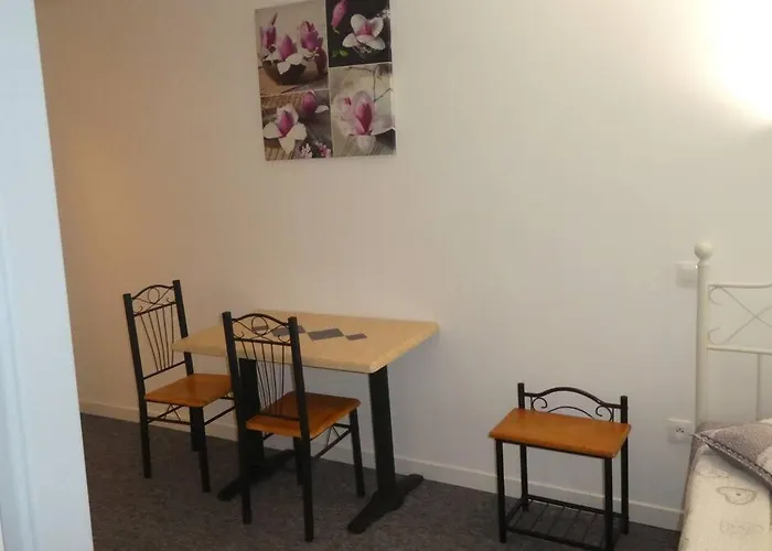 Etanit ! Parking Velo, Etape Bicycle - 1Mn A Toute Connection Bus,Train Et Aeroport - Calme Plein Centre De Beziers Pour Visiter,Manger - Chambres Climatisees, Spacieuses Amenagees Pour Singles, Couple, Et Ou Familles - Consigne Et Petit Dej En Plus