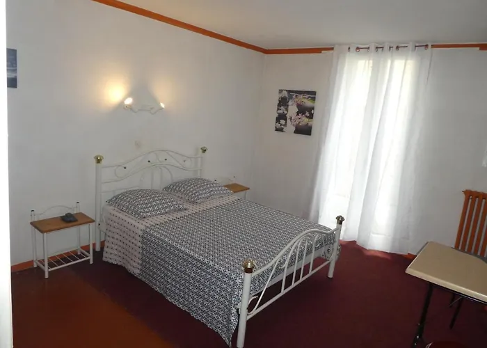 Etanit ! Parking Velo, Etape Bicycle - 1Mn A Toute Connection Bus,Train Et Aeroport - Calme Plein Centre De Beziers Pour Visiter,Manger - Chambres Climatisees, Spacieuses Amenagees Pour Singles, Couple, Et Ou Familles - Consigne Et Petit Dej En Plus