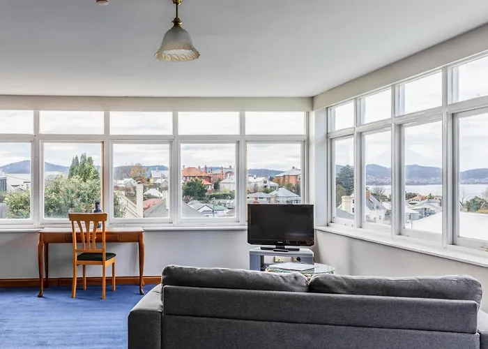 Battery Point Manor