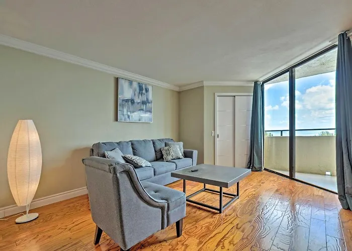 Modern Waterfront Hudson Condo W/ Resort Pool!