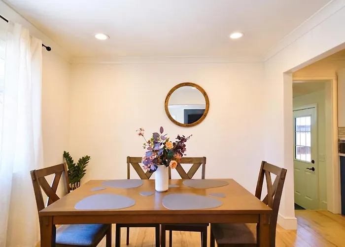 @ Marbella Lane - Vibrant 4Br Rwc Ldry + P