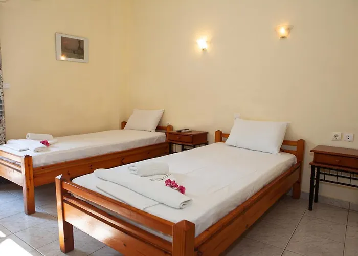 Hotel Loula Rooms And Apartments
