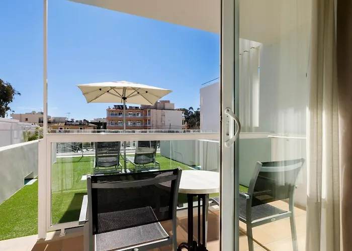 Aparthotel Y Hotel Paguera Beach