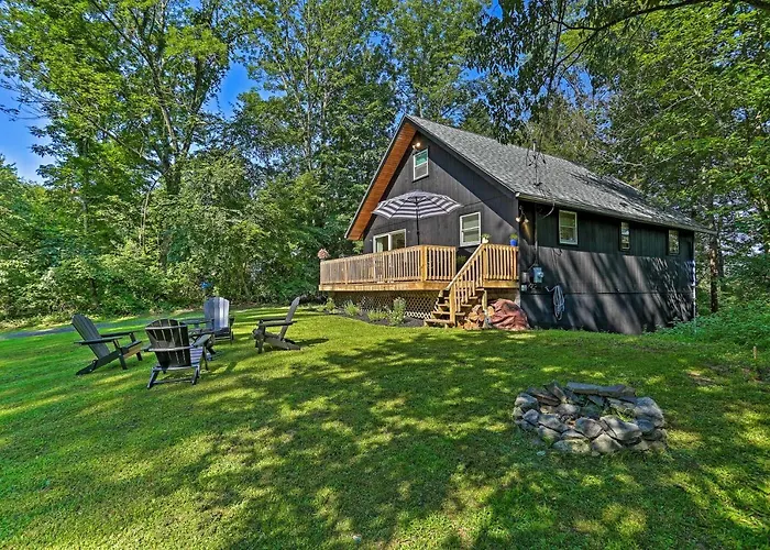 Deck & Gas Grill: Modern East Stroudsburg Home!