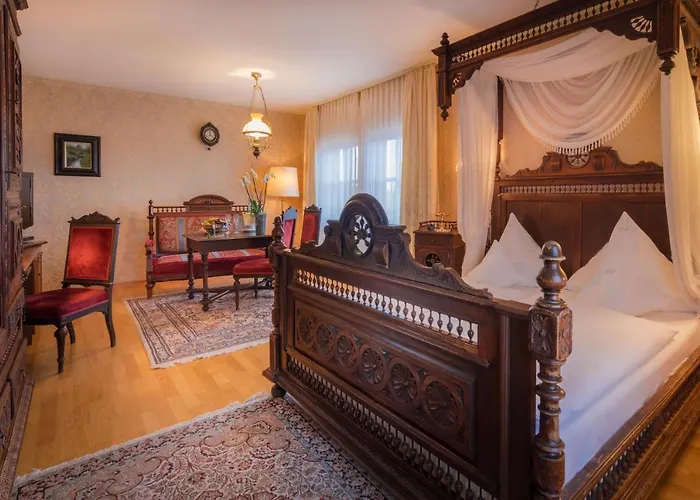 Schlosshotel Kurfuerstliches Amtshaus Dauner Burg