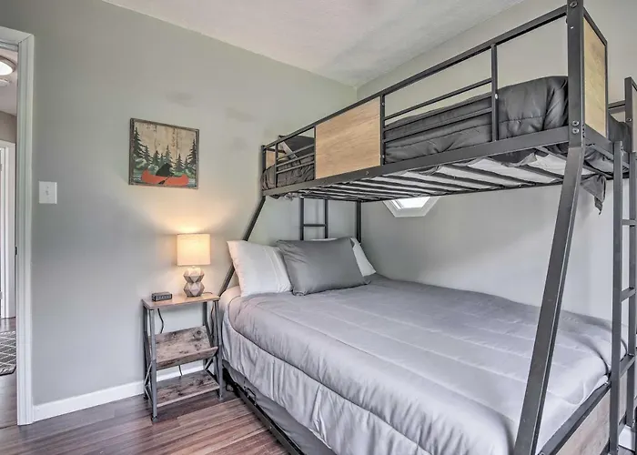 Stylish Fort Payne Retreat: Hike & Rock Climb
