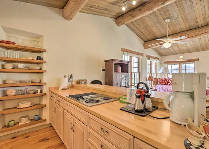 Hike & Relax: Prescott Studio W/ Thumb Butte Views