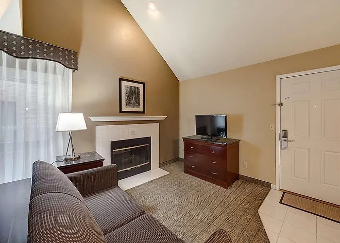 Eastland Suites Hotel & Confer
