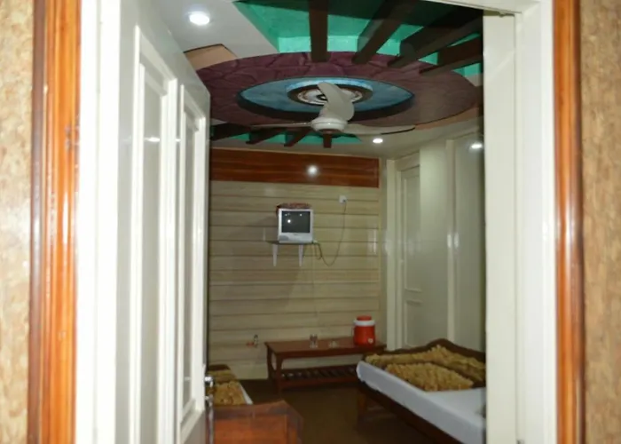 Hotel Deluxe