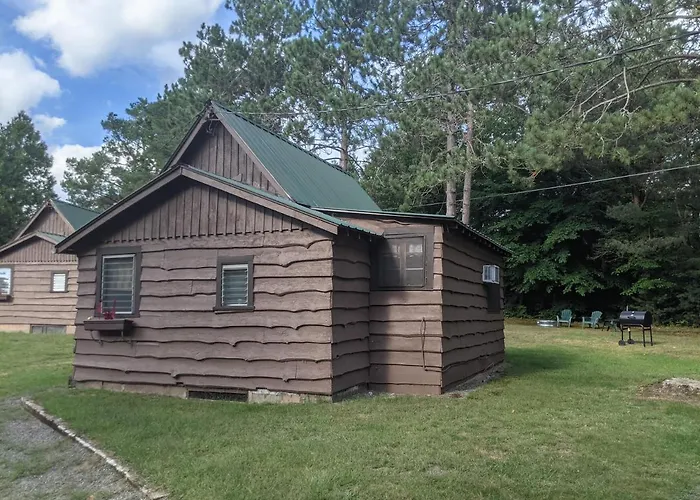 Moreno'S Adirondack Cabins