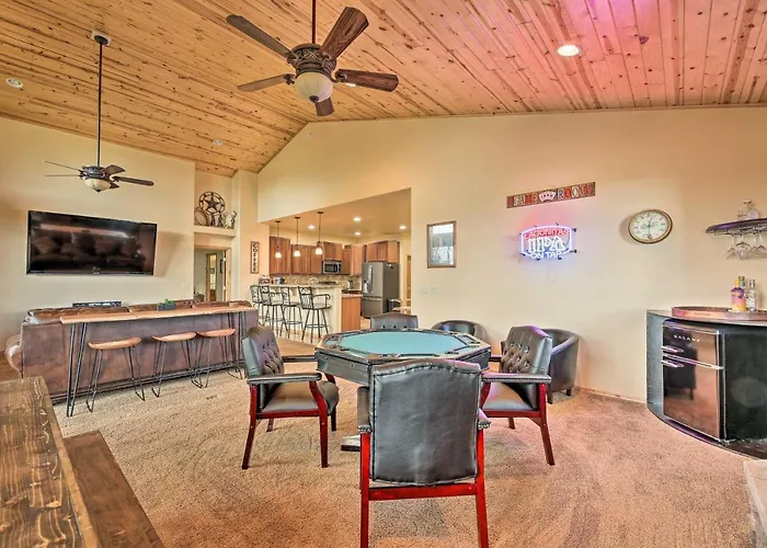 Deck & Views: Dog-Friendly Cabin In Show Low!