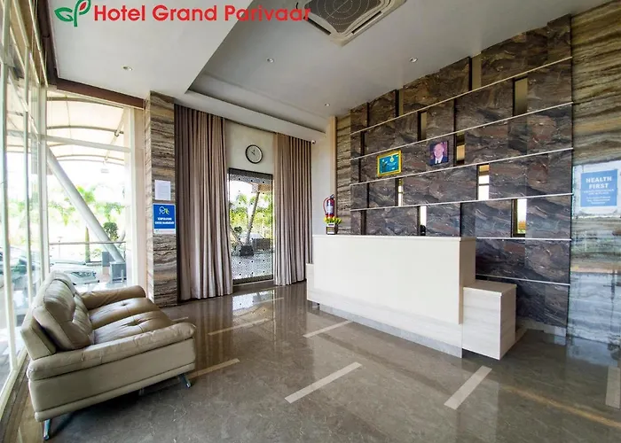 Hotel Grand Parivaar