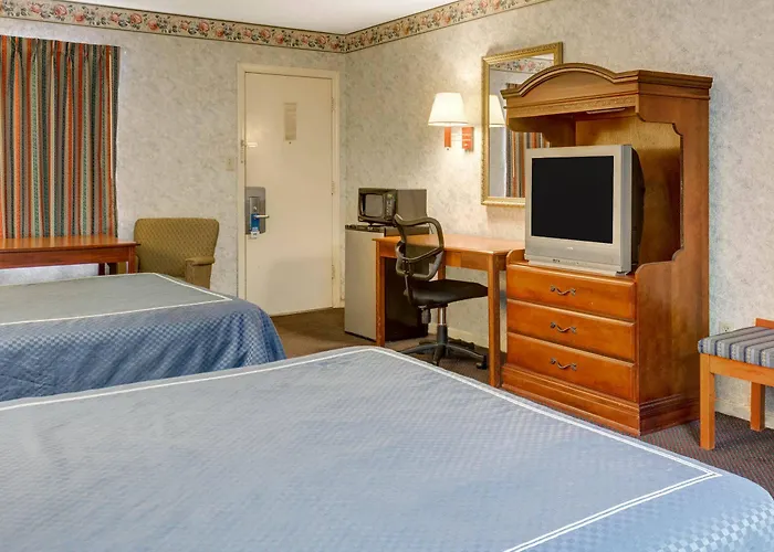 Rodeway Inn & Suites Williamsburg