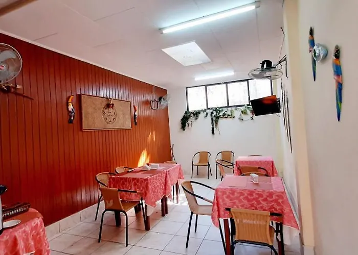 Hostal Huayruro