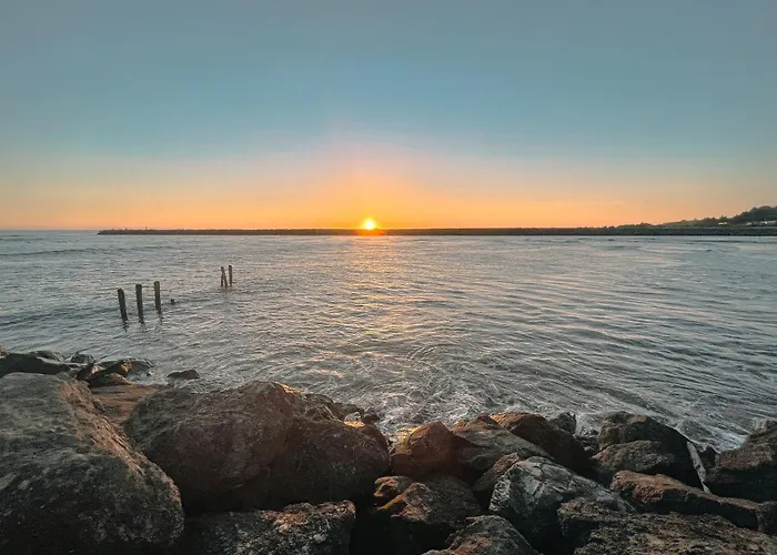 Beachcombers Inn
