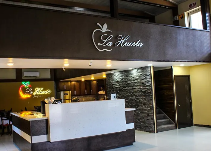 La Huerta Inn & Suites