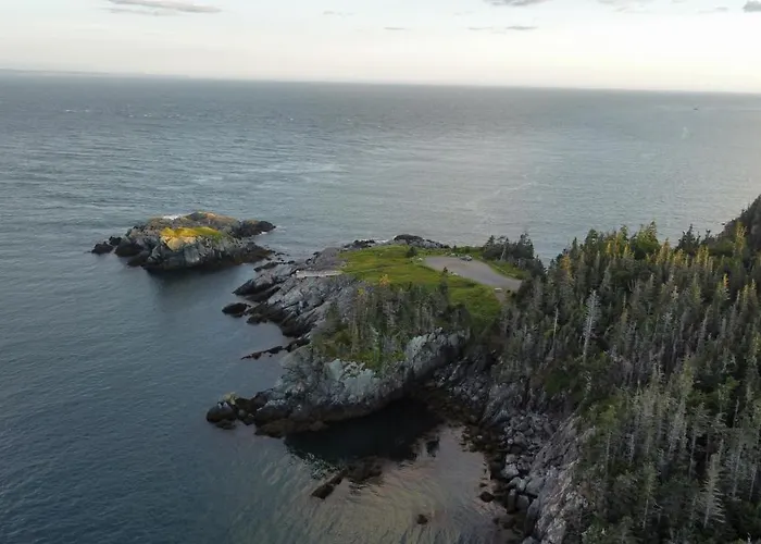 Friars Bay Inn & Cottages