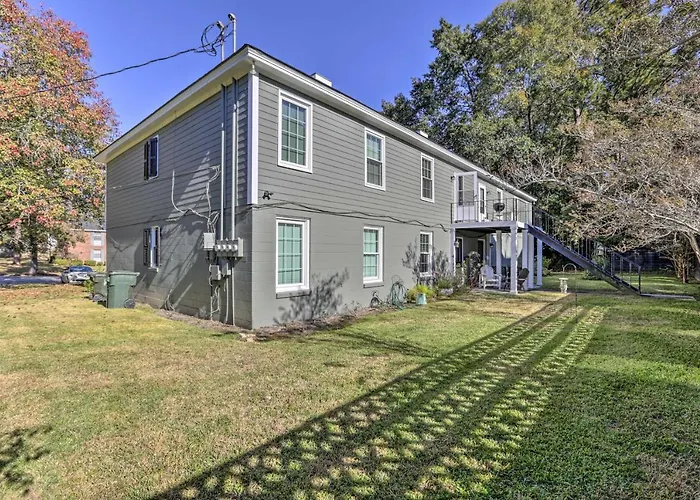 Walk To Broad St: Central Thomasville Condo