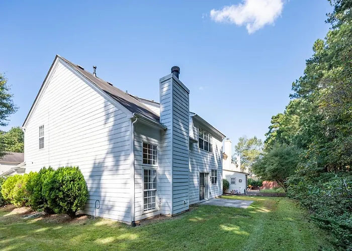 Pet-Friendly 3Br Home With Porch & Grill