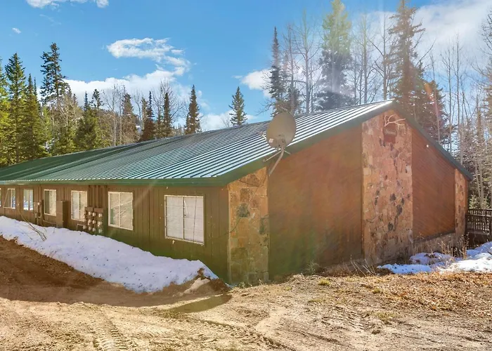 Beautiful Ski-In Ski-Out Condo Located On The Eagle Point Resort! Condo