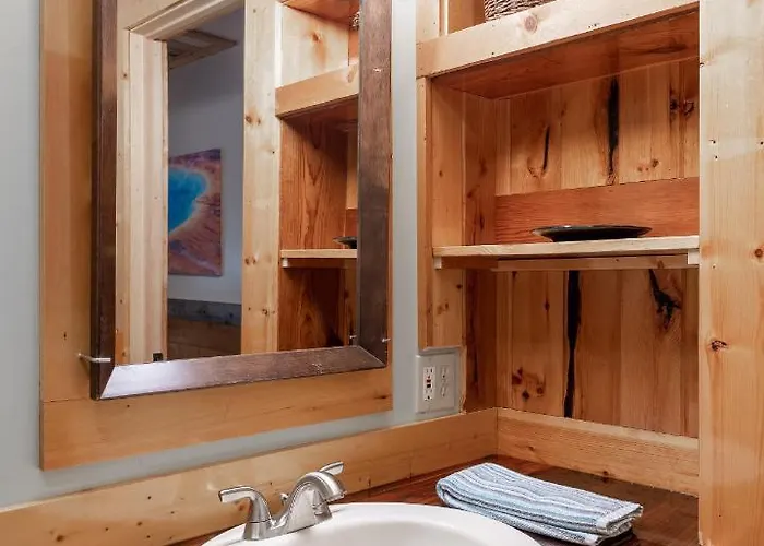 Cozy Studio Getaway In West Yellowstone, Just 1 Minute To The Park! Raven'S Heart