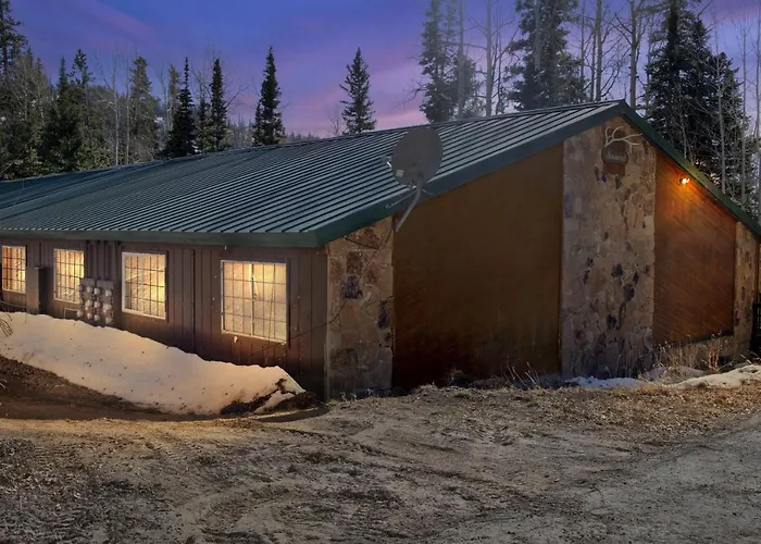Beautiful Ski-In Ski-Out Condo Located On The Eagle Point Resort! Condo