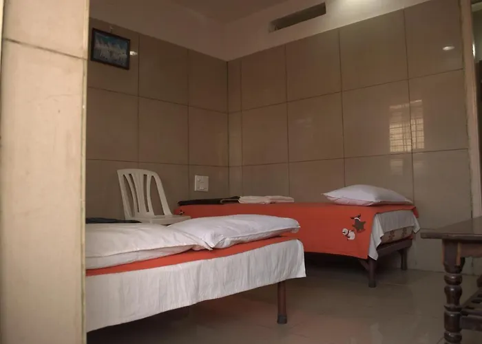 Mourya Deluxe A/C Lodge