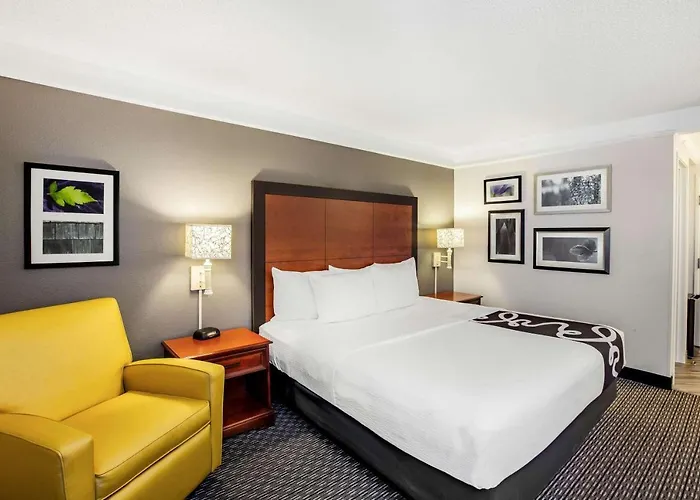 La Quinta By Wyndham Houston Baytown East