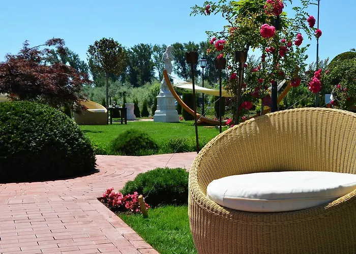 Therma Palace - Balneo Spa, Free Parking & Mineral Pools