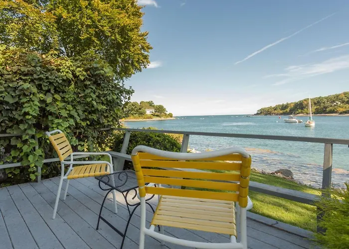 Dockside Guest Quarters