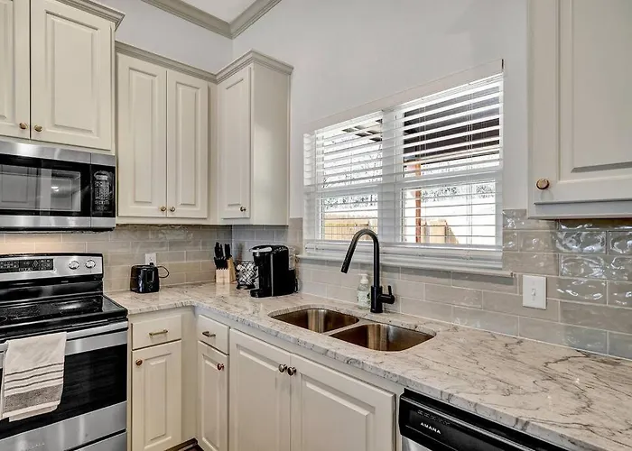Alamo Luxury Living Up To 11