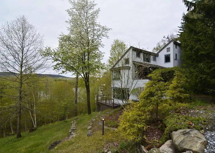 Private Home Overlooking Stevens Lake