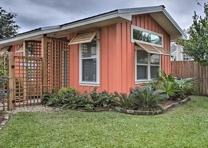 Old Town Getaway, Walk To Shopping, Dining & Bay!