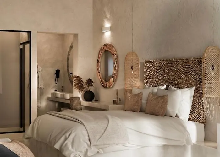 Delfini Beach Hotel&Suites