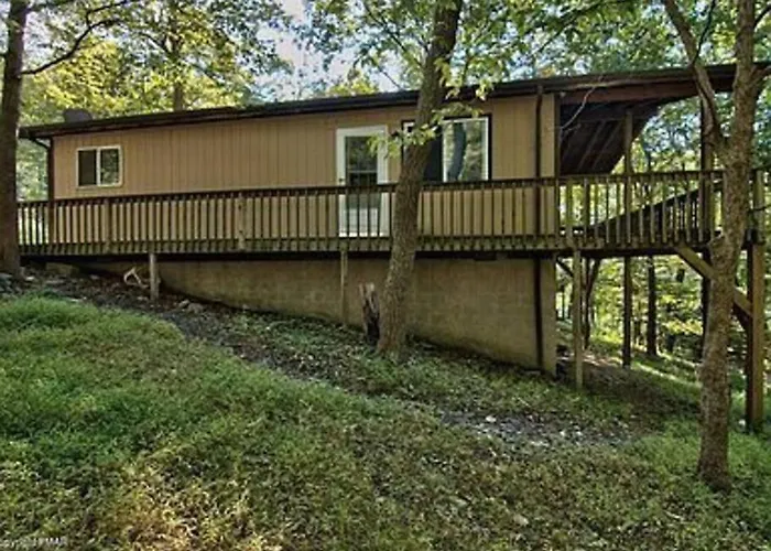 Clubhouse Lakeview Chalet
