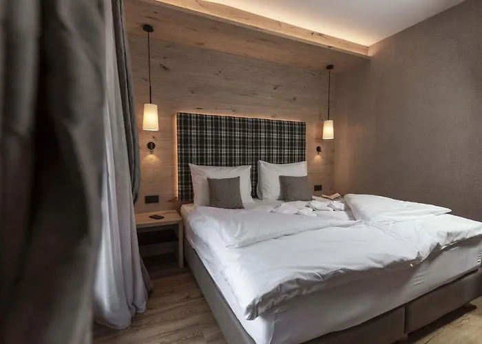 Ariston Lake View Hotel