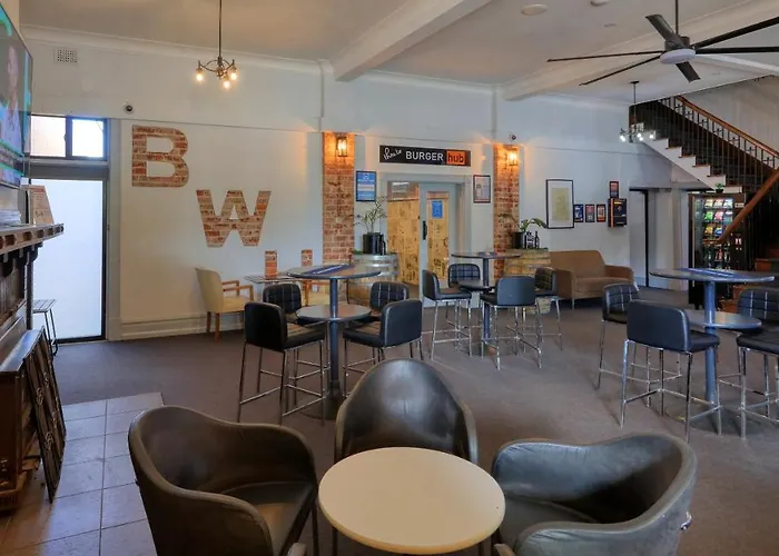 Broadway Hotel