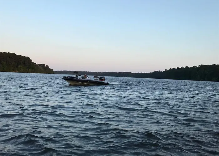 Alpine Lakeview Motel Room Wifi,Sandy Beach Boat Ramp,Pier,Marina,Bath House With Laundromat
