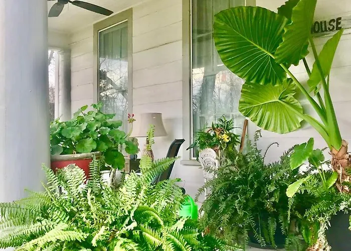 Farmhouse Inn Private Apartments