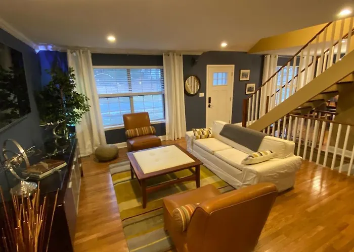 Here It Is! Cool Cape Cod-3 Br-2.5 Bath-12 Guests