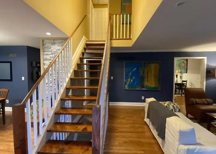 Here It Is! Cool Cape Cod-3 Br-2.5 Bath-12 Guests