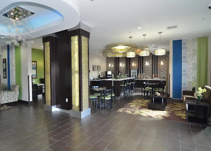 Quality Inn & Suites Kenedy - Karnes City