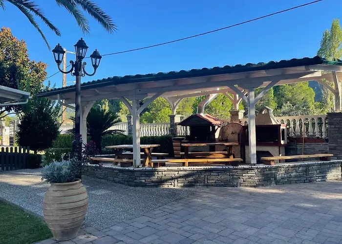 Diaporos Hotel
