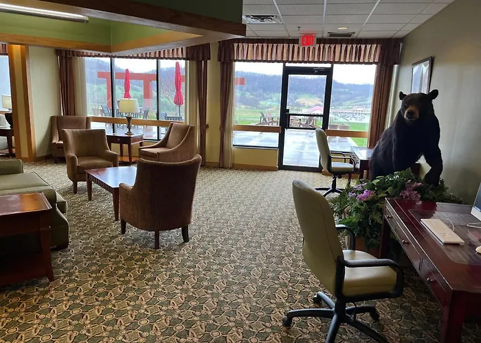 Days Inn & Suites By Wyndham Sutton Flatwoods
