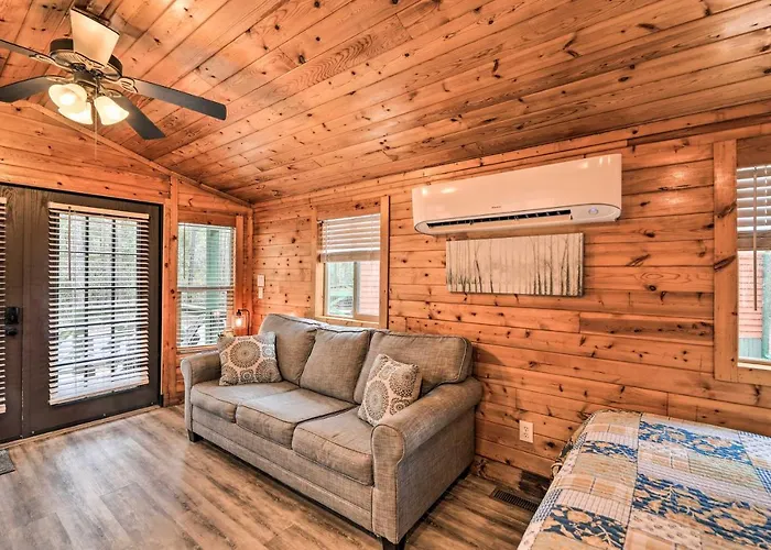 Beautiful New Bern Studio Cabin W/ Fire Pit!