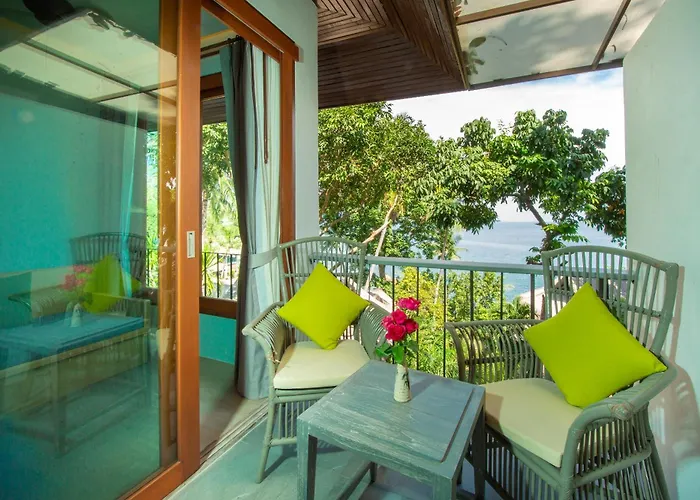 Coral Cliff Beach Resort Samui - Sha Plus