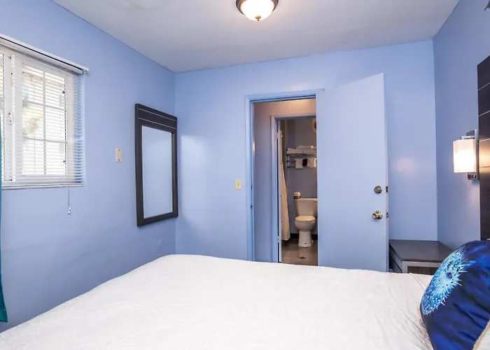 Aqua Breeze Inn