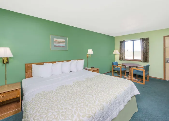 Days Inn By Wyndham Mountain Grove