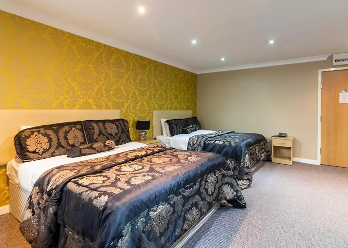 OYO Stuart Hotel