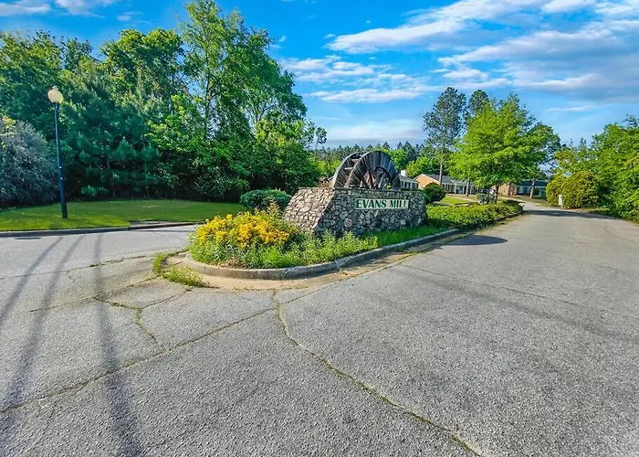 New! Luxe Cottage With Big Backyard 10 Mi To Augusta